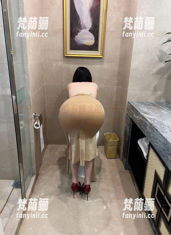 迷人的五姨太 微密圈 - 迷人的五姨太的“睡衣秀”上线:定制作品让你每天都想“再睡一下”!