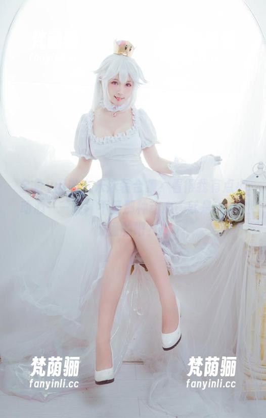 金鱼yui 金鱼yui的古米泳装合集,看得我有点小动心——呃,不是那种动心,就是......你懂的吧?