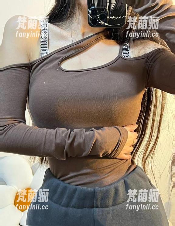 陈佩奇 微密圈 - 直戳心底,陈佩奇的红裙美图,资源满满的调调在敲门。
