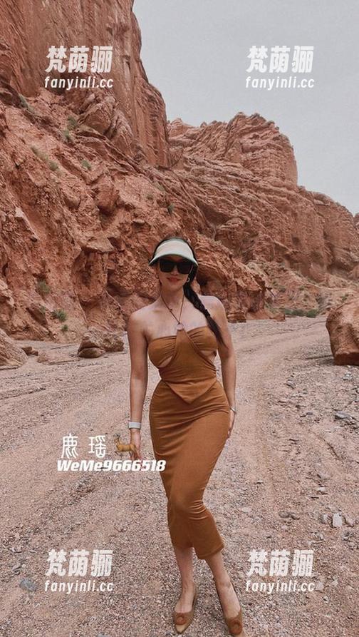 鹿瑶 微密圈 - 私房图集中,鹿瑶露出美足,谁还在关心她的鞋子!