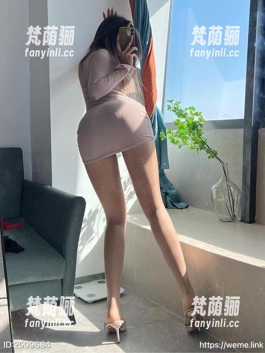 黑饱宝 微密圈 - 短裤,黑饱宝的全套秀,让我猜她今天是怎么搭的